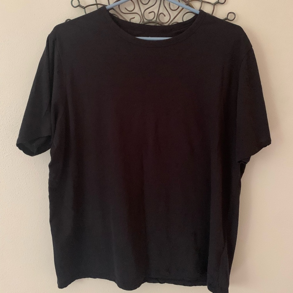 Everlane tissue tee